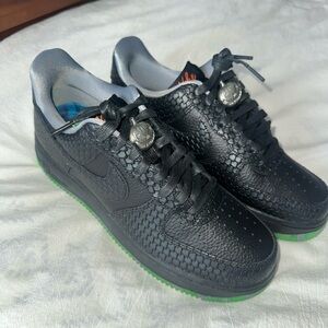 Nike Air Force 1 Headless Horseman Halloween Sneakers Green Soles Sz 7.5 Mens